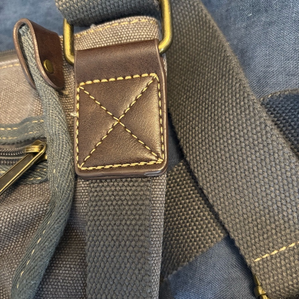 Cargoit Hailey Crossbody - Grey - Picture 6 of 9